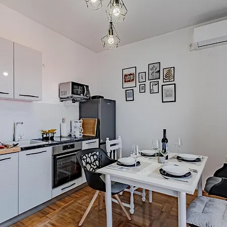 Beautiful In Apartment *