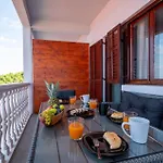 2 Bedroom Stunning Apartment In Prigradica
