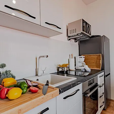 Apartment 2 Bedroom In *