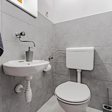 2 Bedroom In Prigradica