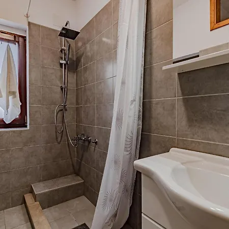 2 Bedroom In * Prigradica