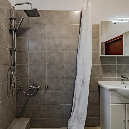 2 Bedroom In Apartment