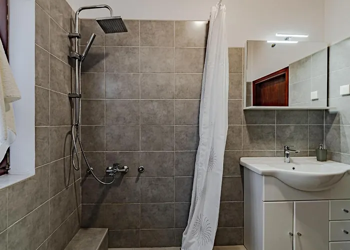 2 Bedroom In Apartment