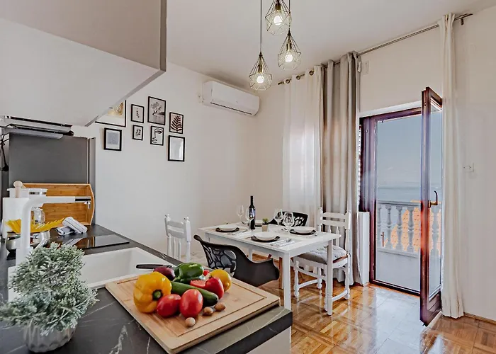 Apartment 2 Bedroom In *